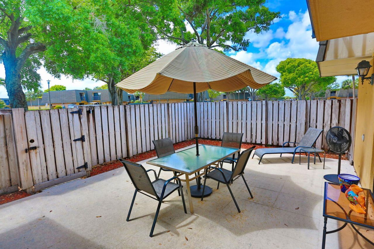 325 3rd Way, West Palm Beach, FL 33407 Photo