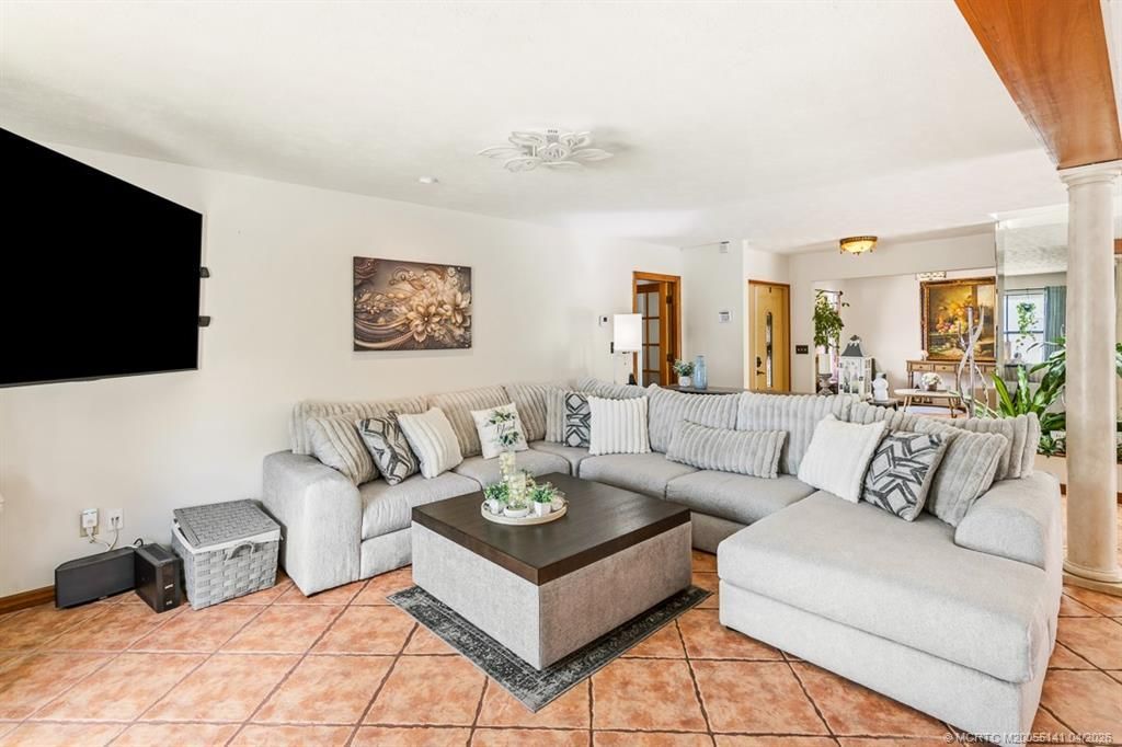 992 SE Thornhill Drive, Port Saint Lucie, FL 34983 Photo