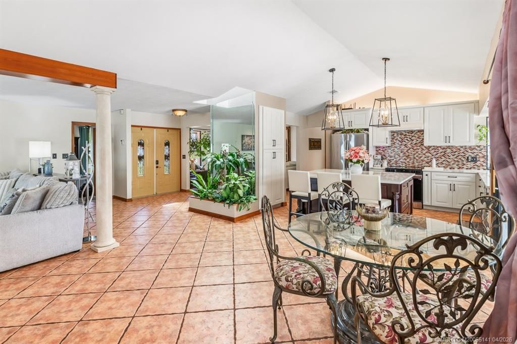 992 SE Thornhill Drive, Port Saint Lucie, FL 34983 Photo