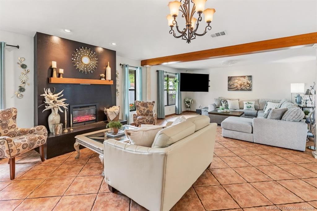 992 SE Thornhill Drive, Port Saint Lucie, FL 34983 Photo