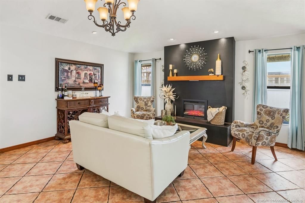 992 SE Thornhill Drive, Port Saint Lucie, FL 34983 Photo