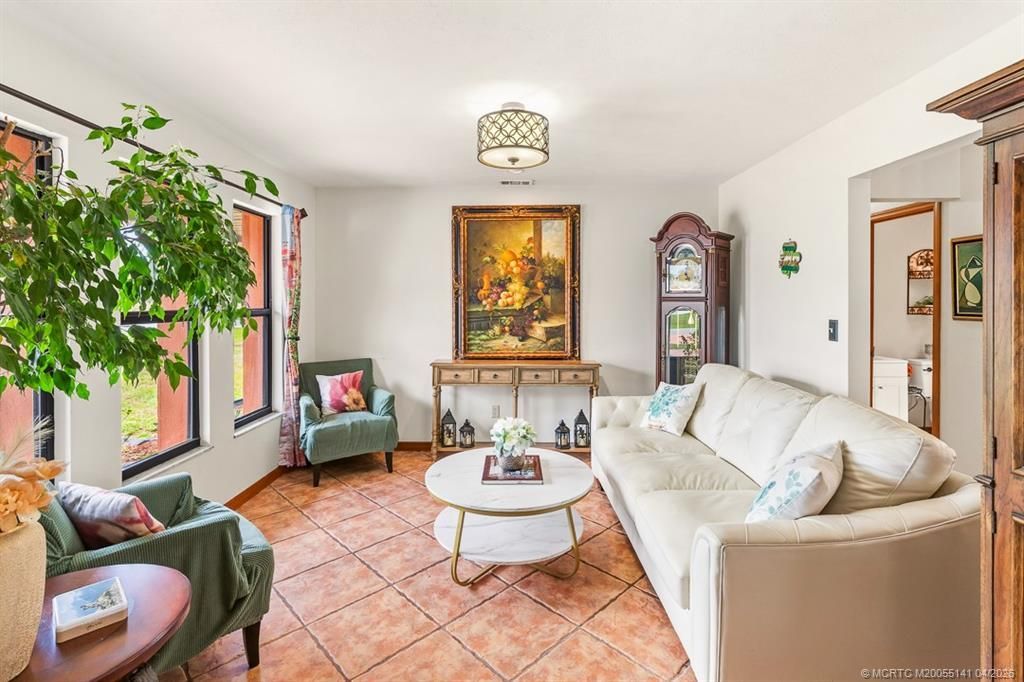 992 SE Thornhill Drive, Port Saint Lucie, FL 34983 Photo