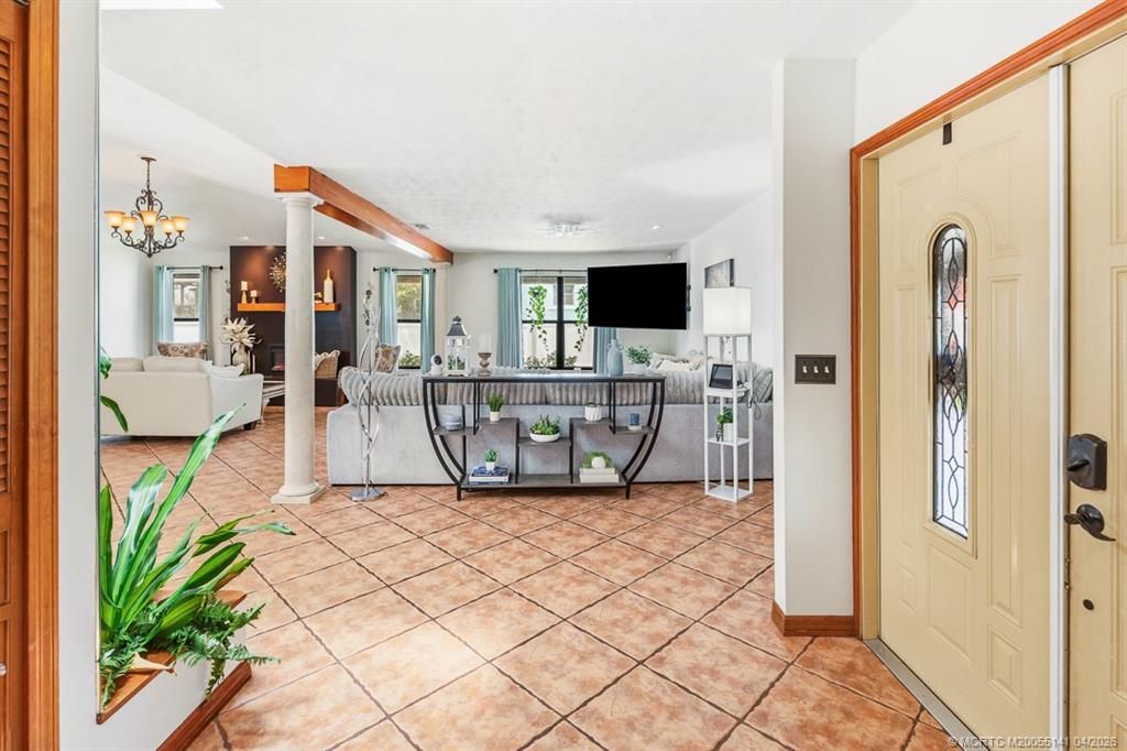 992 SE Thornhill Drive, Port Saint Lucie, FL 34983 Photo