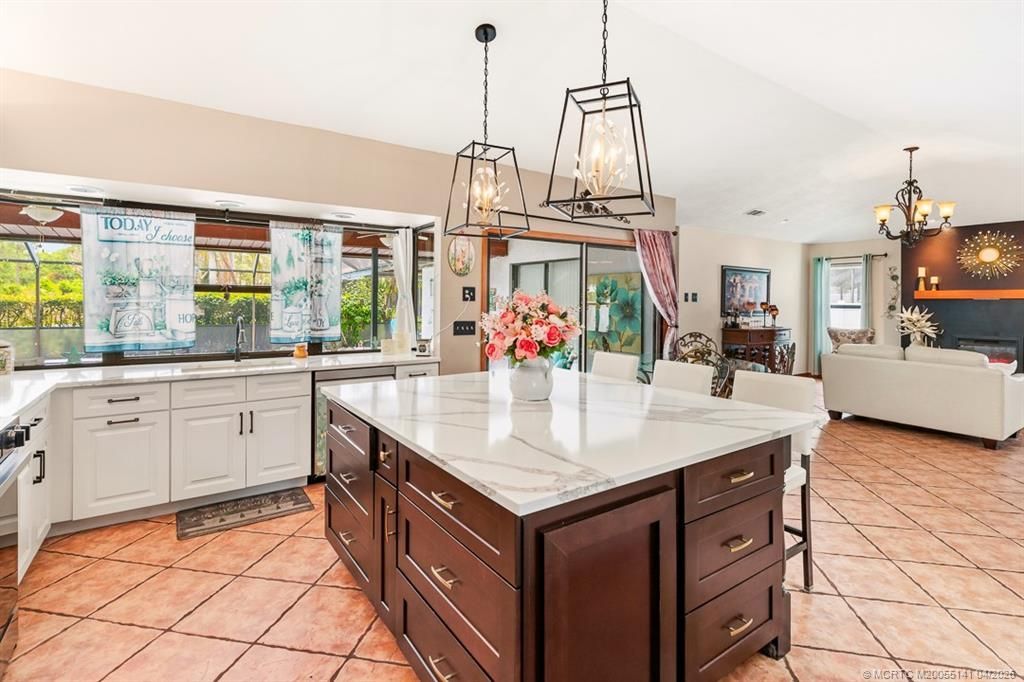 992 SE Thornhill Drive, Port Saint Lucie, FL 34983 Photo