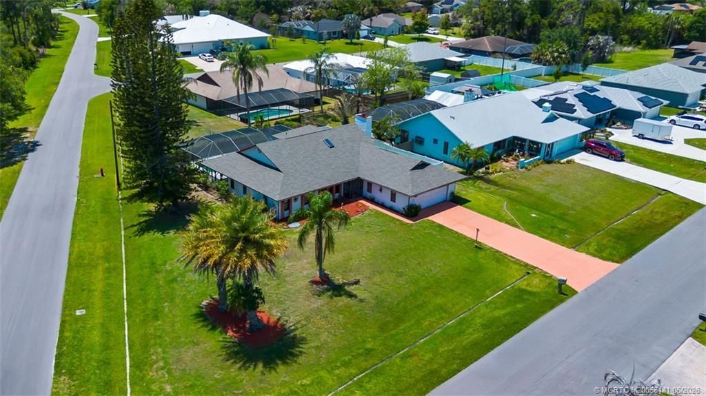 992 SE Thornhill Drive, Port Saint Lucie, FL 34983 Photo
