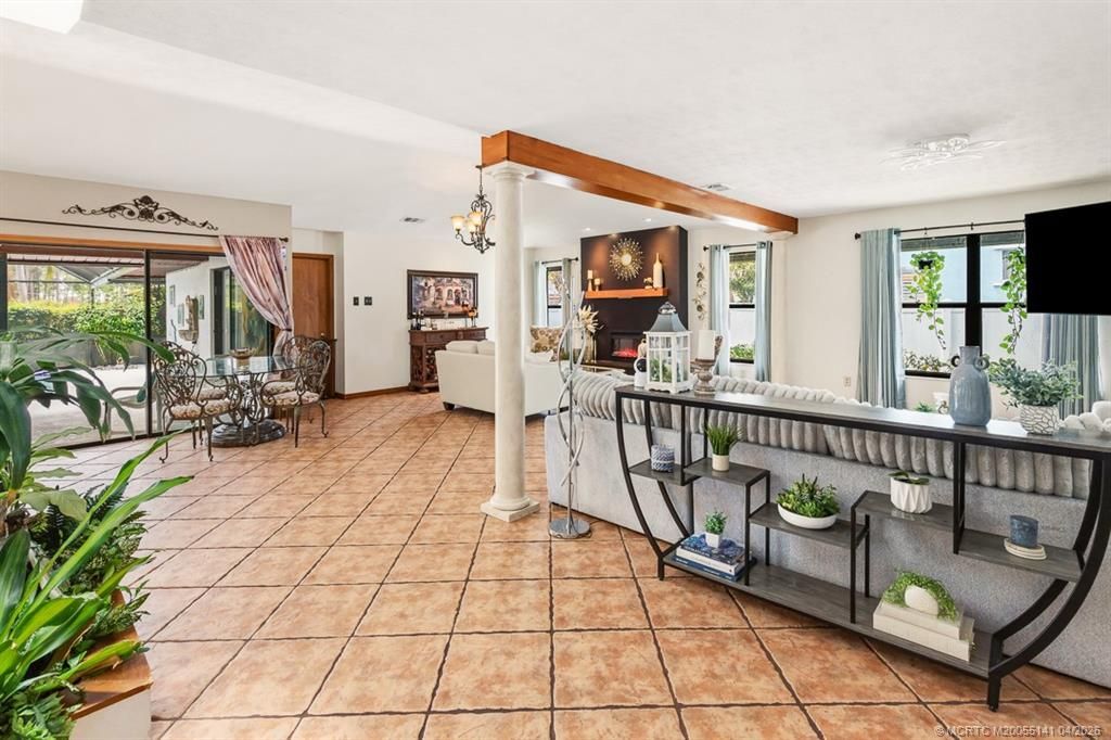 992 SE Thornhill Drive, Port Saint Lucie, FL 34983 Photo