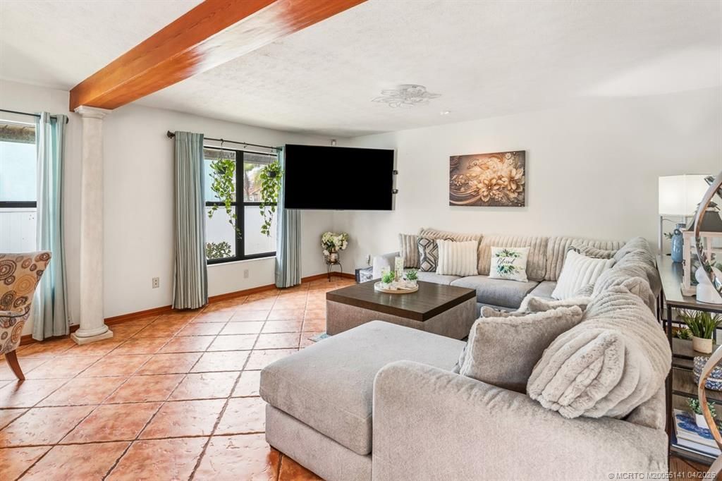 992 SE Thornhill Drive, Port Saint Lucie, FL 34983 Photo