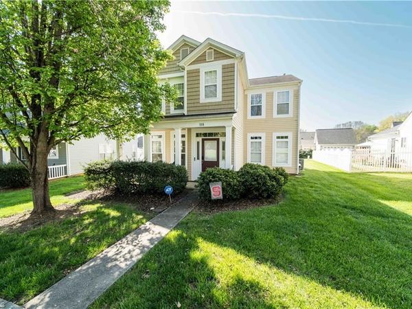 118 Sweetwater Circle , Advance, NC 27006