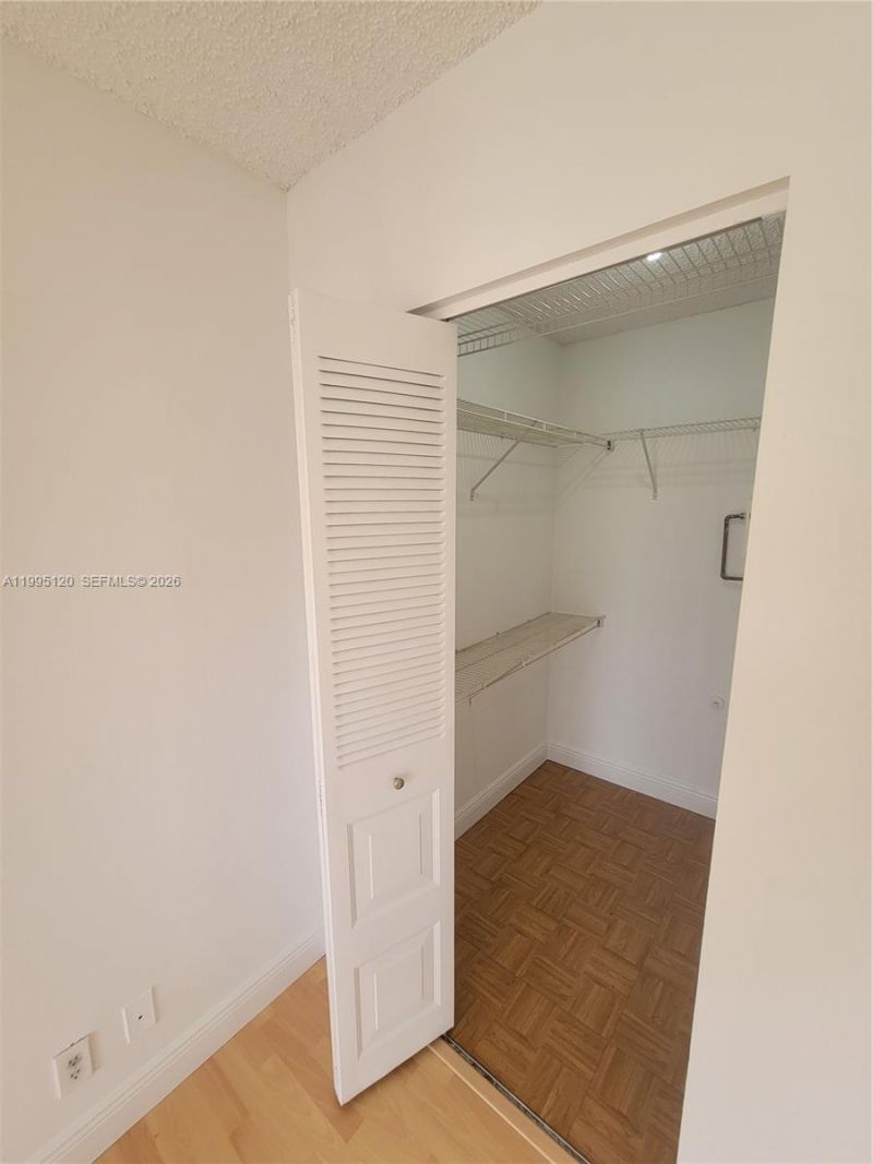 8180 Geneva Ct , Unit 419, Doral, FL 33166 Photo