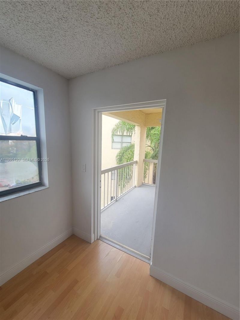 8180 Geneva Ct , Unit 419, Doral, FL 33166 Photo