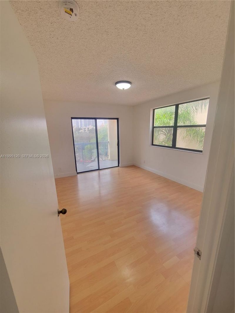 8180 Geneva Ct , Unit 419, Doral, FL 33166 Photo