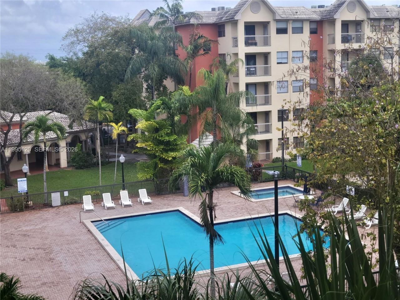 8180 Geneva Ct , Unit 419, Doral, FL 33166 Photo