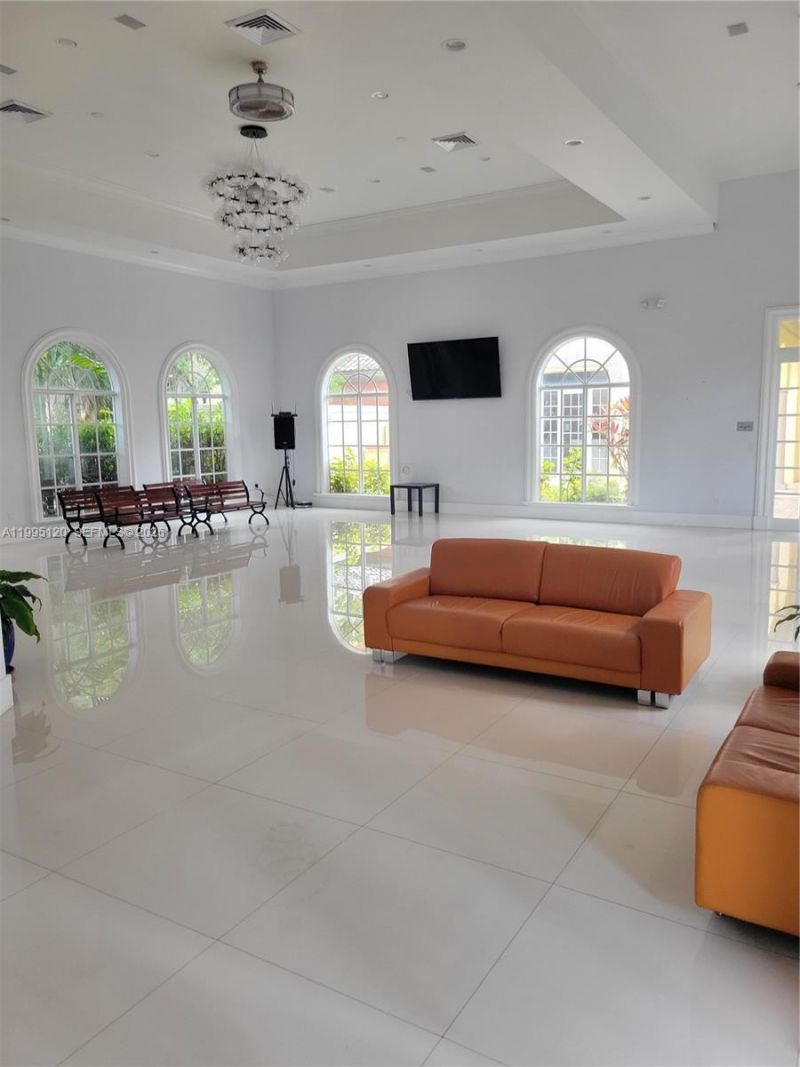 8180 Geneva Ct , Unit 419, Doral, FL 33166 Photo