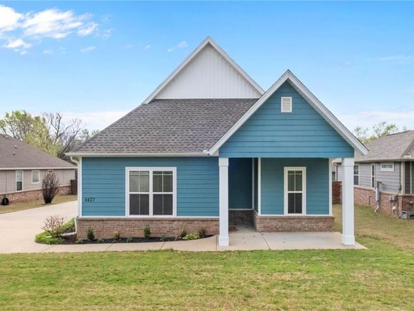 4427 Mount Comfort Road, Fayetteville, AR 72704