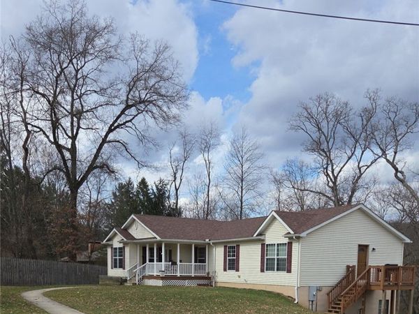 118 Oak Hill Dr, Valencia, PA 16059