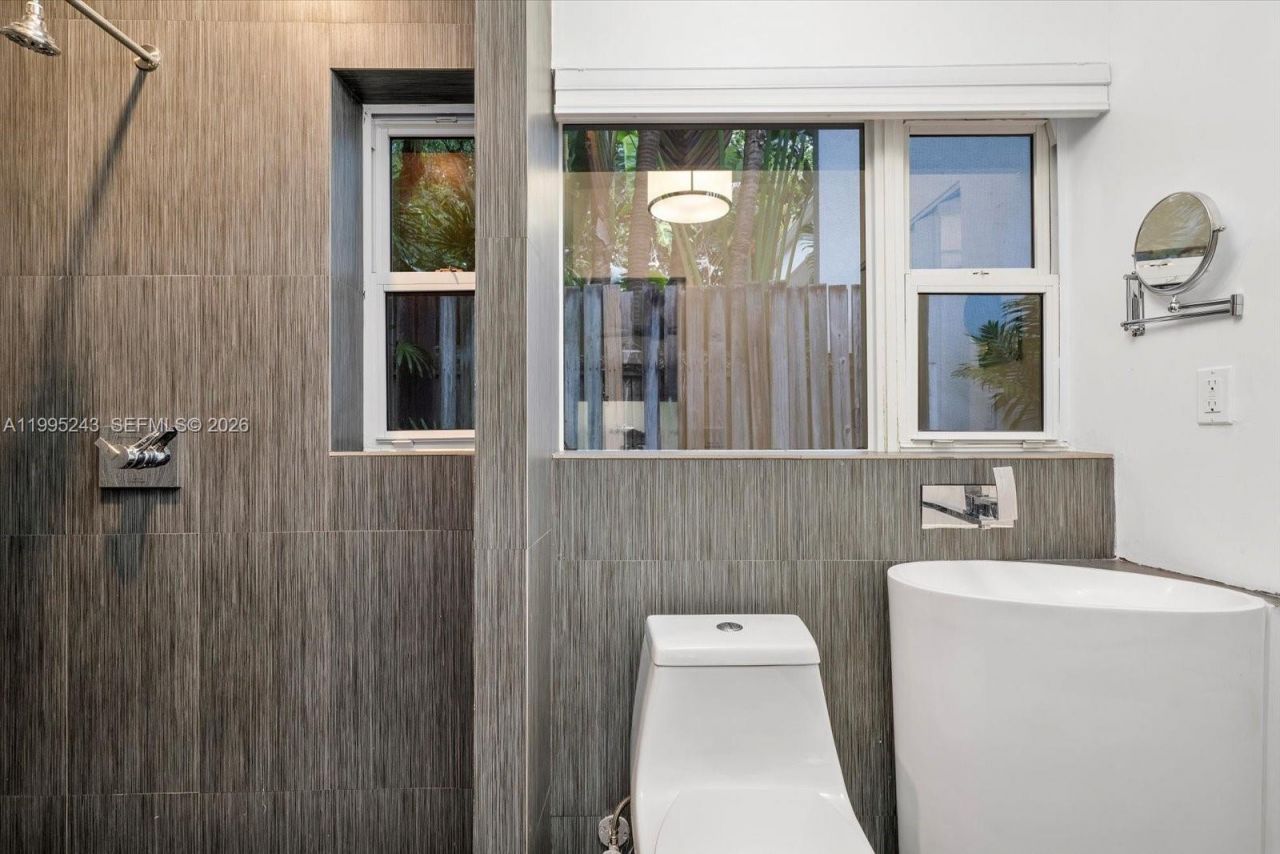 2951 Jefferson Street, Miami, FL 33133 Photo