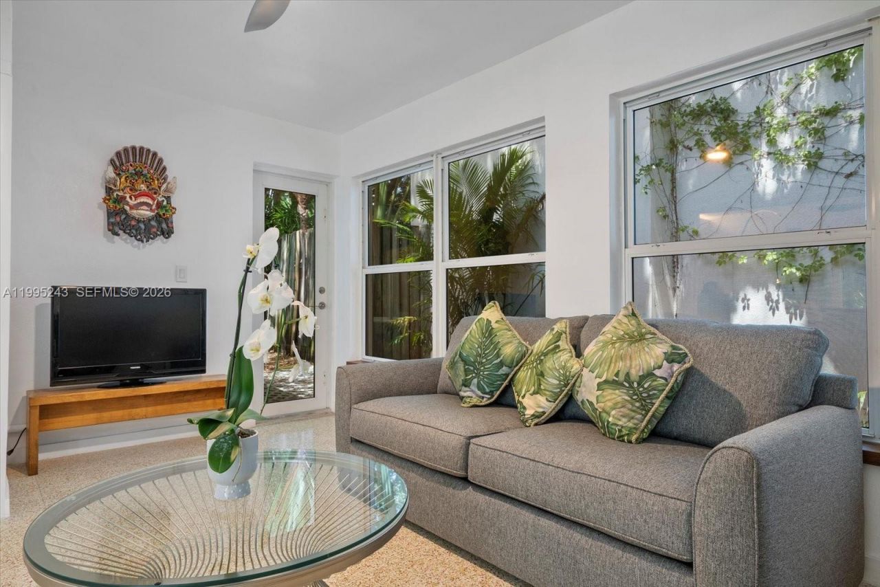 2951 Jefferson Street, Miami, FL 33133 Photo