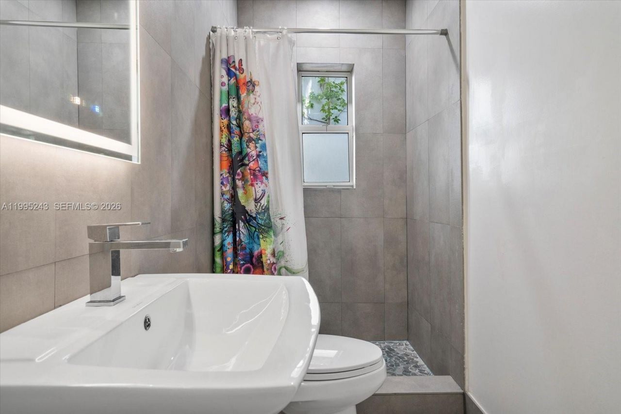 2951 Jefferson Street, Miami, FL 33133 Photo