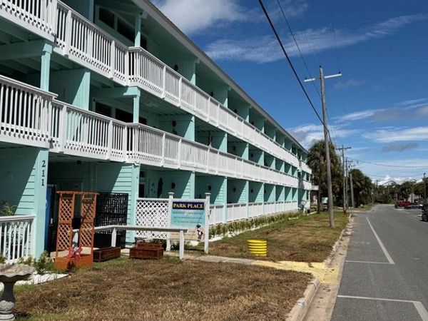 211 2nd St, Unit 330, Cedar Key, FL 32625
