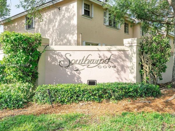 3951 NW 92nd Ave , Sunrise, FL 33351
