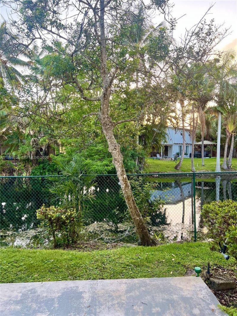 3951 NW 92nd Ave, Sunrise, FL 33351 Photo