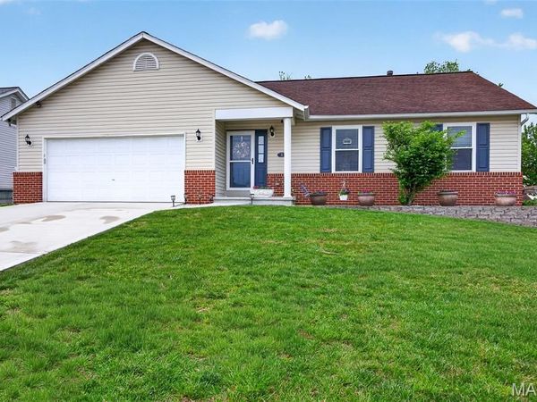 5 Covered Wagon Trail Court, St Peters, MO 63376