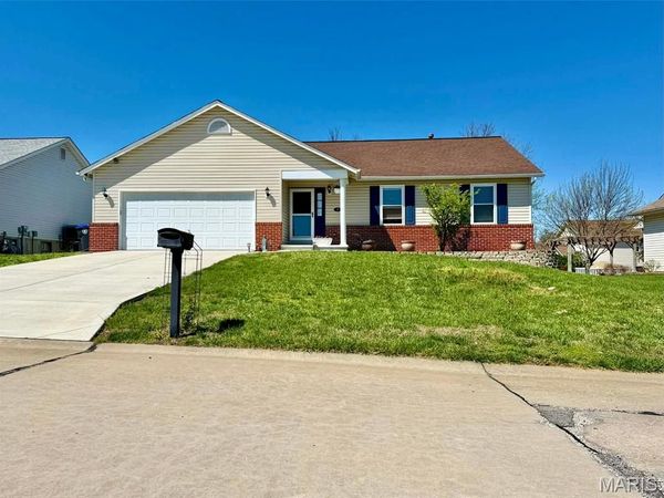 5 Covered Wagon Trail Court, St Peters, MO 63376