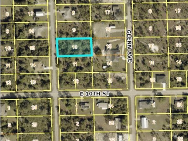 1004 Dayton AVE , LEHIGH ACRES, FL 33972