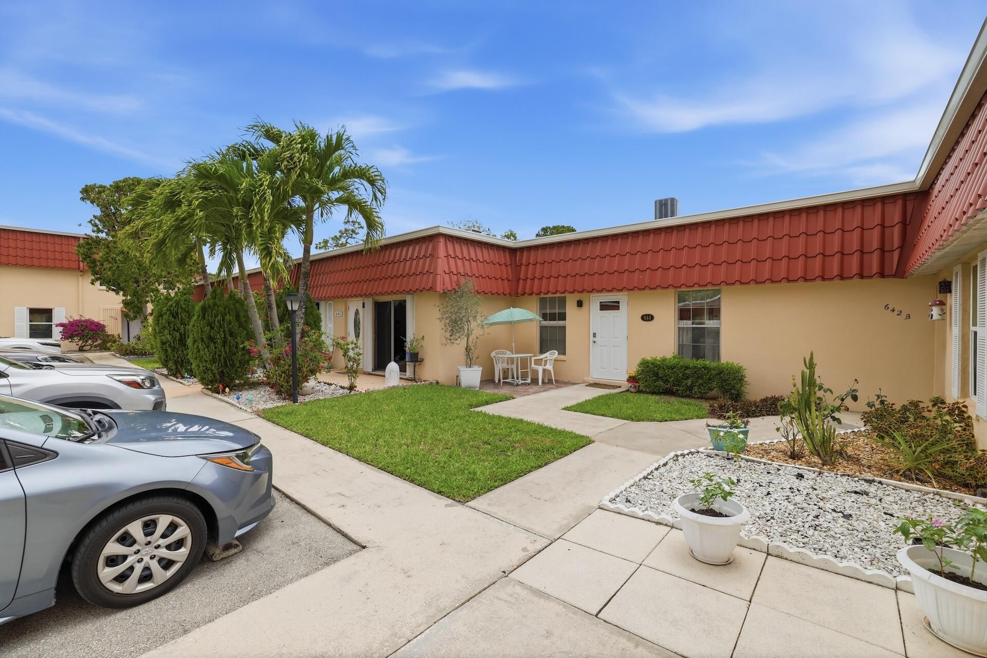 644 Marlboro Oval, Lake Worth, FL 33467 Photo