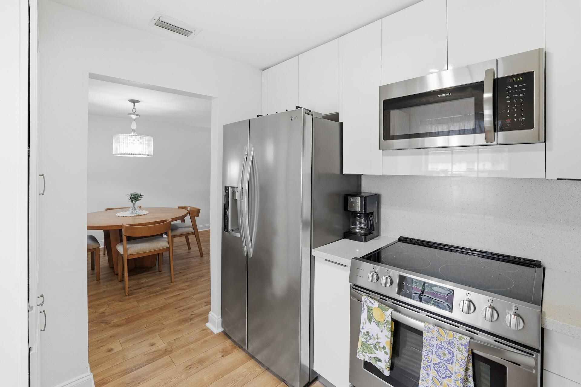 644 Marlboro Oval, Lake Worth, FL 33467 Photo