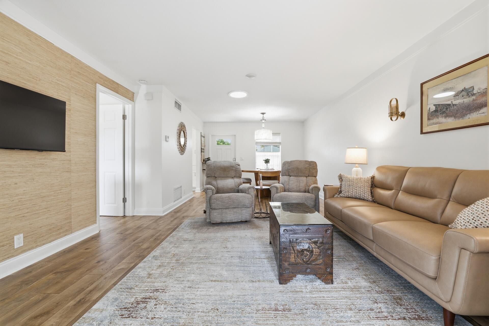 644 Marlboro Oval, Lake Worth, FL 33467 Photo