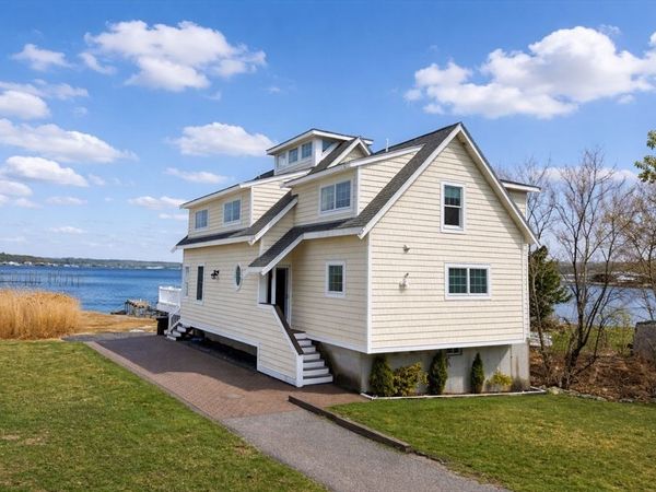 57 Summit Ave, Swansea, MA 02777