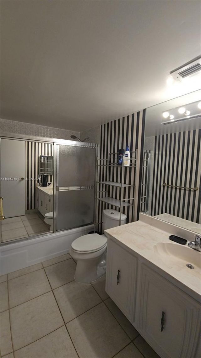 601 Three Islands Blvd, Unit 107, Hallandale Beach, FL 33009 Photo