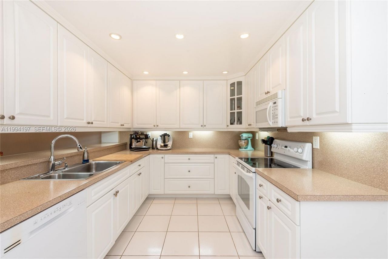 251 Crandon Blvd, Unit 141, Key Biscayne, FL 33149 Photo