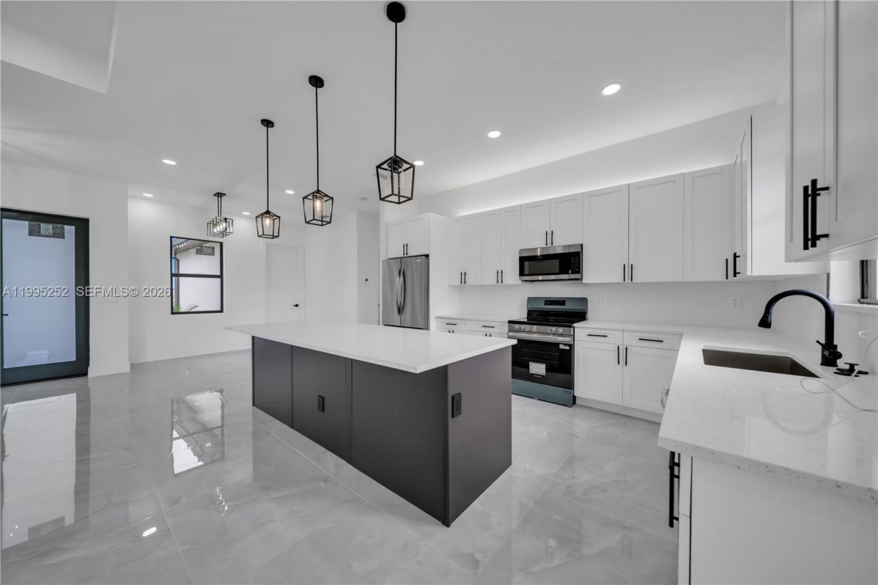 2720 Santa Barbara Blvd N, Cape Coral, FL 33993 Photo