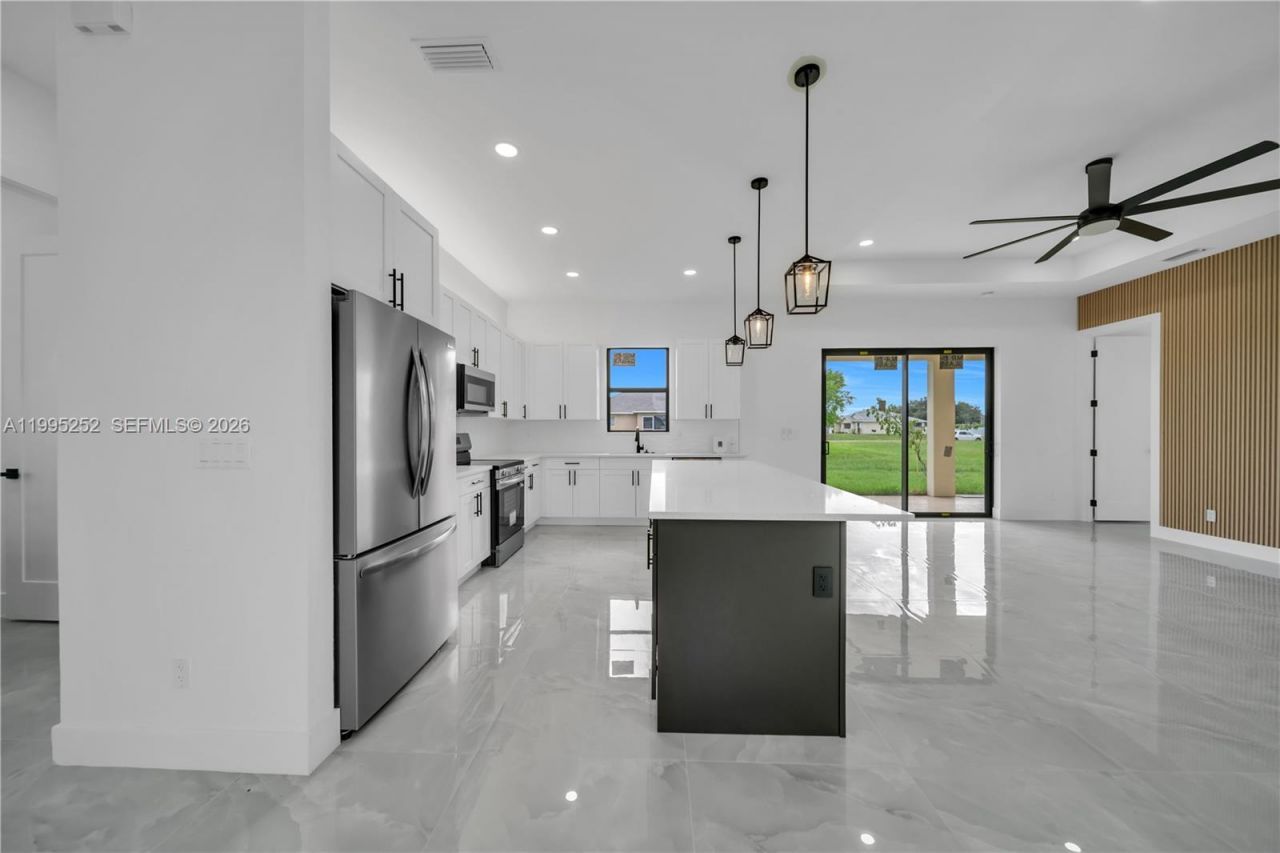 2720 Santa Barbara Blvd N, Cape Coral, FL 33993 Photo