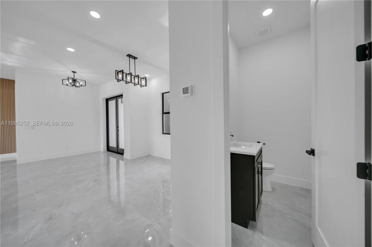 2720 Santa Barbara Blvd N, Cape Coral, FL 33993 Photo