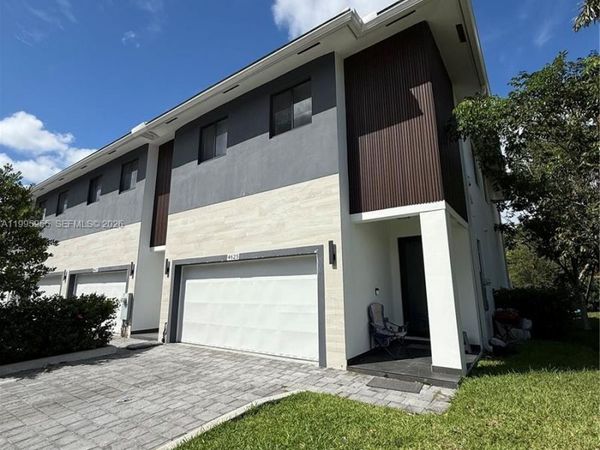 4631 SW 32nd Ave, Unit 4C, Dania Beach, FL 33312