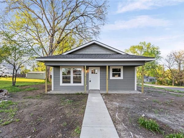 312 E 5th Street, Edgerton, KS 66021