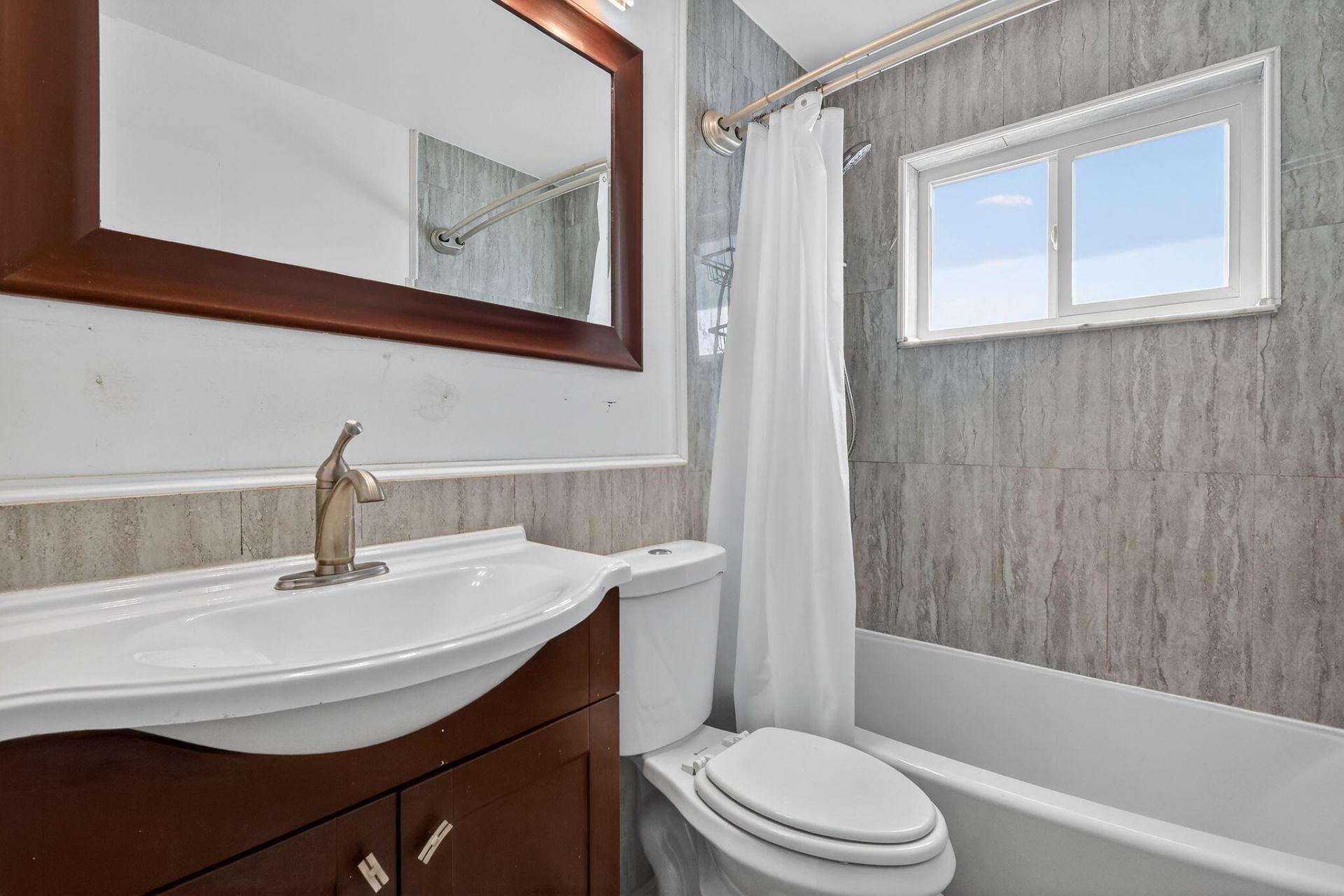 708 SW 7th Avenue, Hallandale Beach, FL 33009 Photo