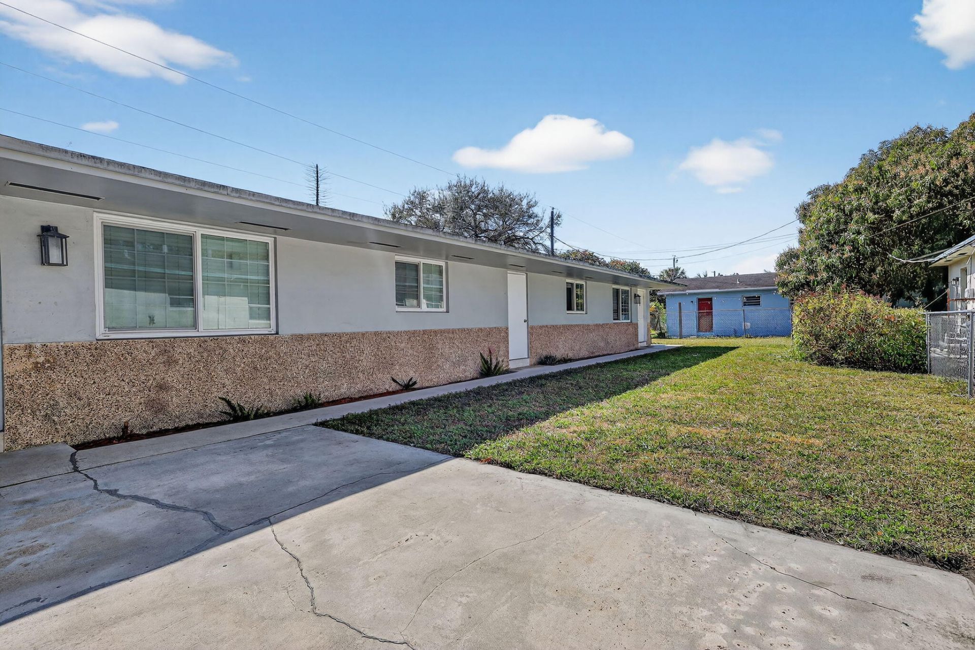 708 SW 7th Avenue, Hallandale Beach, FL 33009 Photo