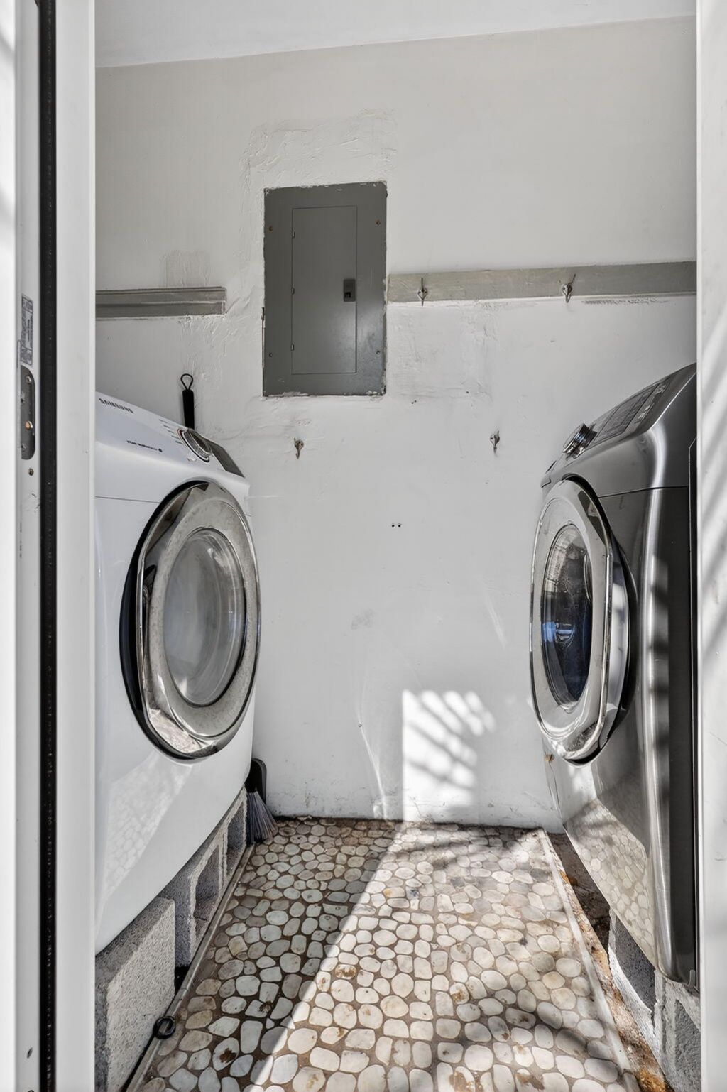 708 SW 7th Avenue, Hallandale Beach, FL 33009 Photo