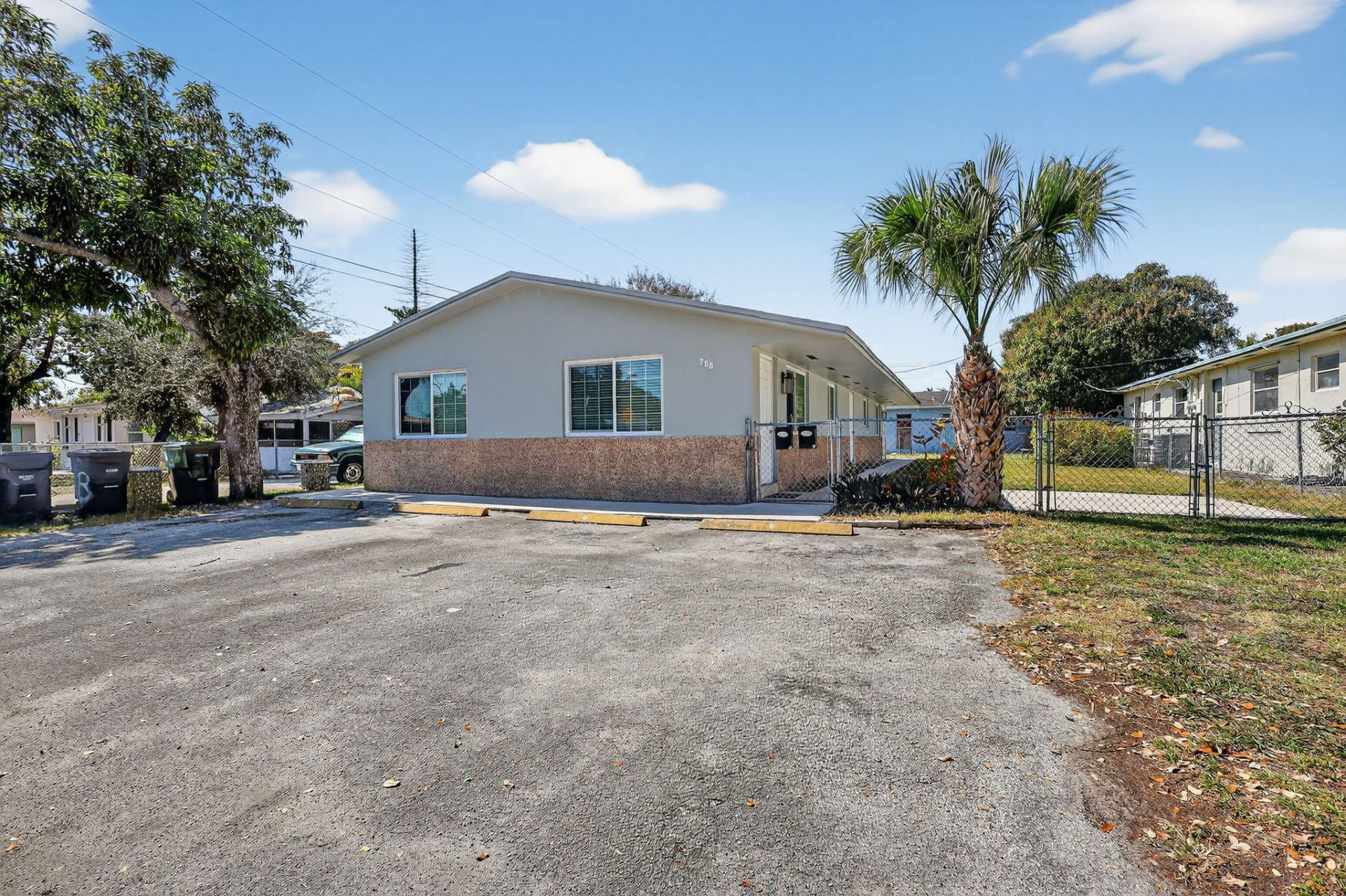 708 SW 7th Avenue, Hallandale Beach, FL 33009 Photo