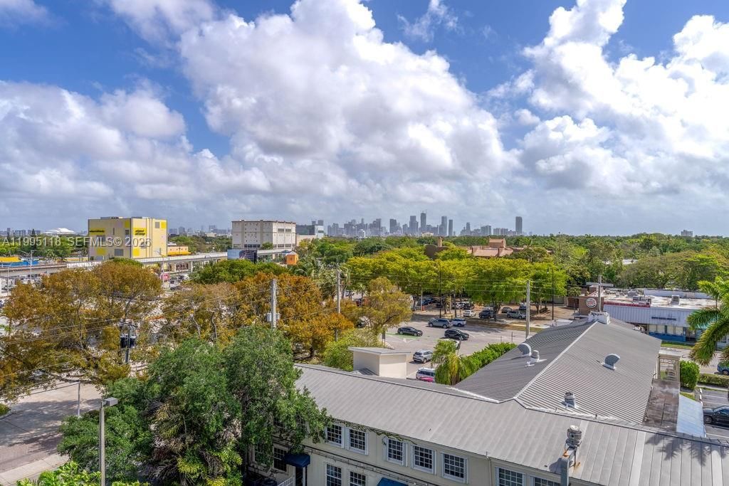 2740 SW 28th Ter, Unit 705, Miami, FL 33133 Photo