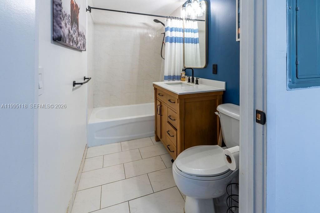 2740 SW 28th Ter, Unit 705, Miami, FL 33133 Photo