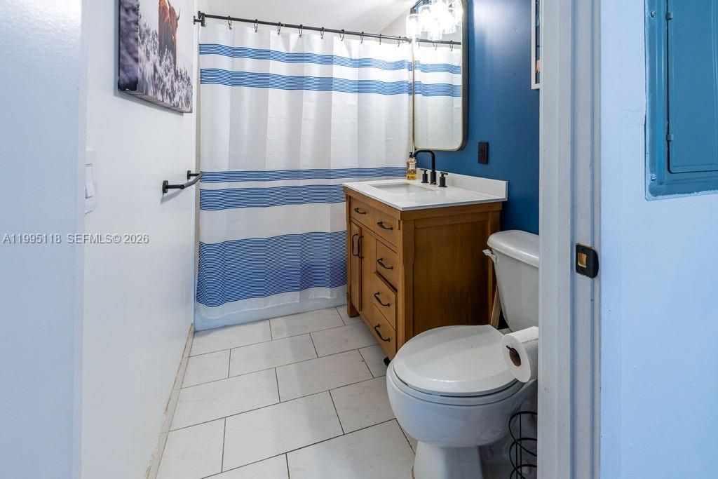 2740 SW 28th Ter, Unit 705, Miami, FL 33133 Photo