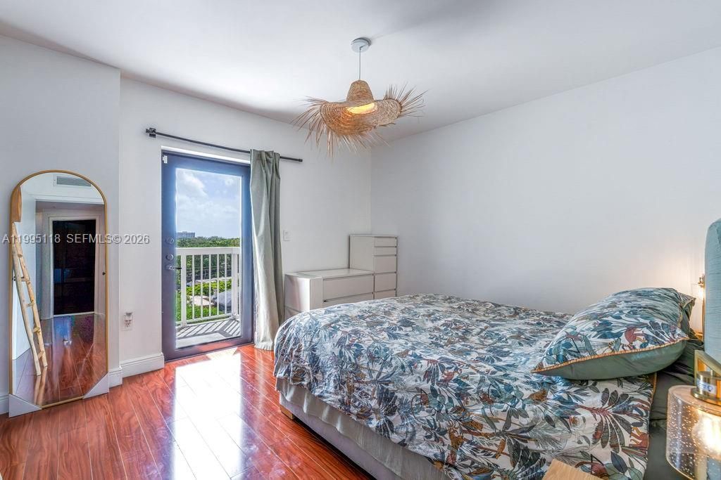2740 SW 28th Ter, Unit 705, Miami, FL 33133 Photo