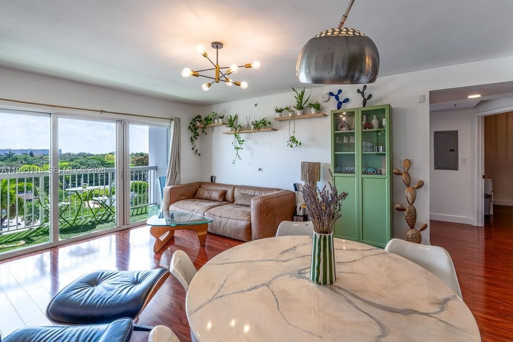 2740 SW 28th Ter, Unit 705, Miami, FL 33133 Photo