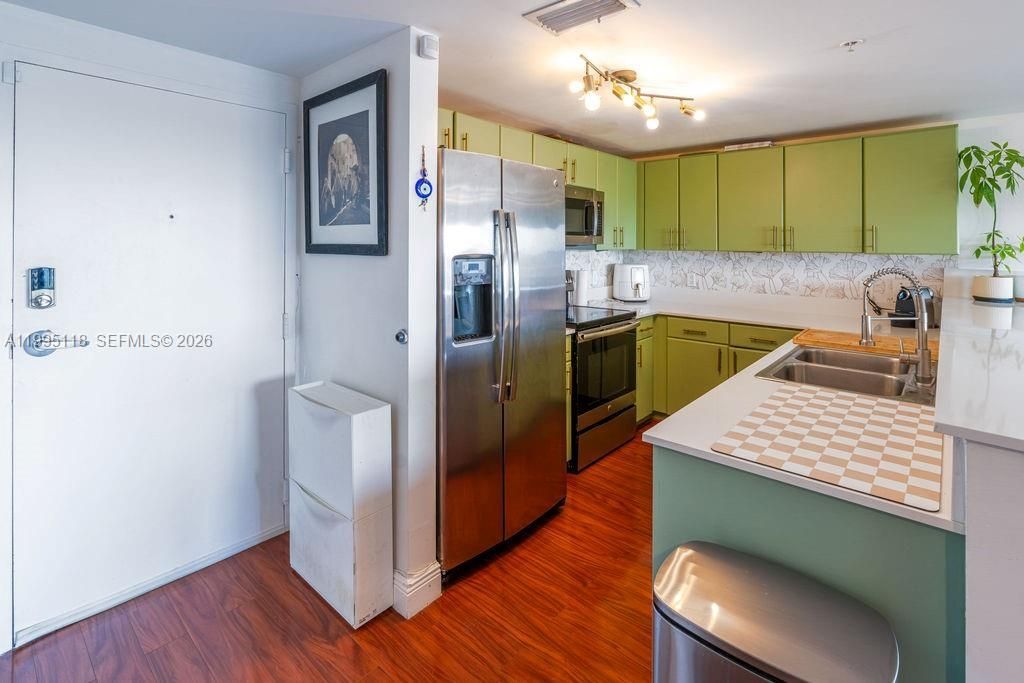 2740 SW 28th Ter, Unit 705, Miami, FL 33133 Photo