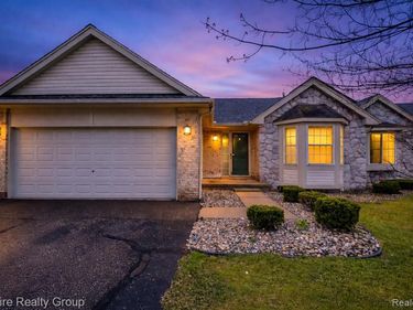 12330 Hickory E, Utica, MI 48315